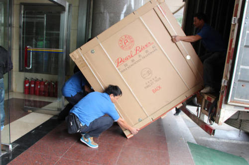 榆树钢琴贵重工艺品无忧运